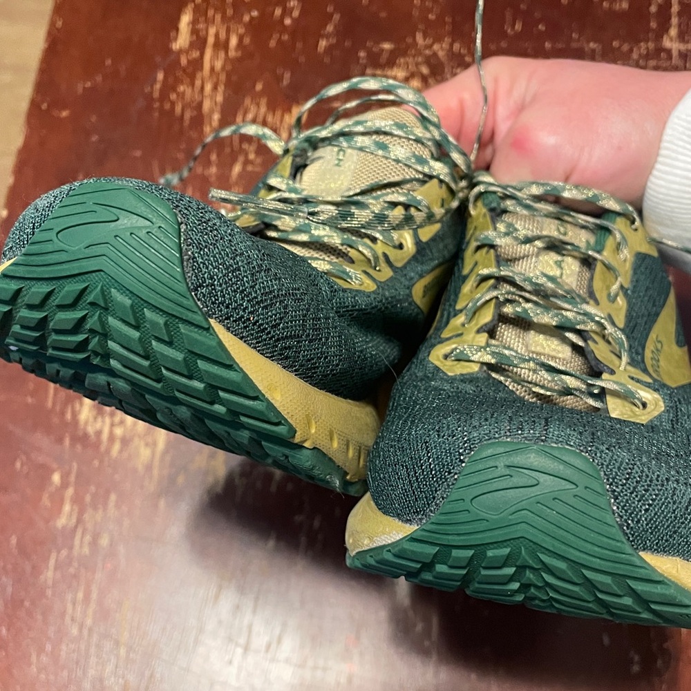 Women’s Brooks Launch Run Lucky Limited Edition Shoes in Green and Gold size 7 - Picture 7 of 13